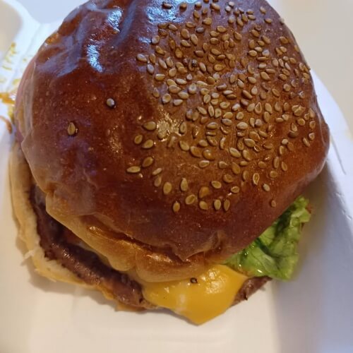 所沢フェスティバルのチーズバーガー