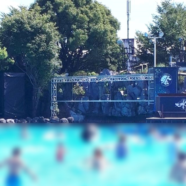 西武園プールの混み具合